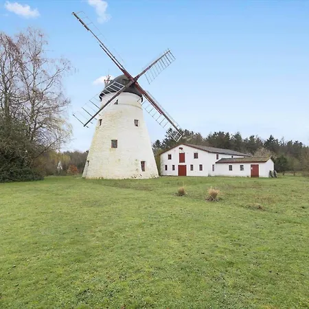 4726-aakirkeby-sondre-landevej-208 * Åkirkeby