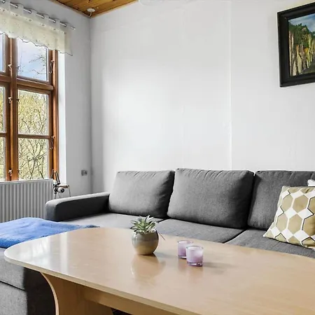 4726-aakirkeby-sondre-landevej-208 *