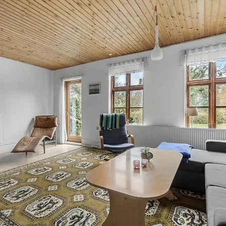 4726-aakirkeby-sondre-landevej-208 * Åkirkeby