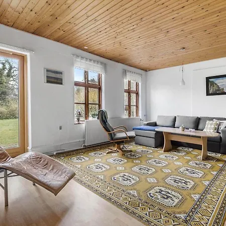 4726-aakirkeby-sondre-landevej-208 *